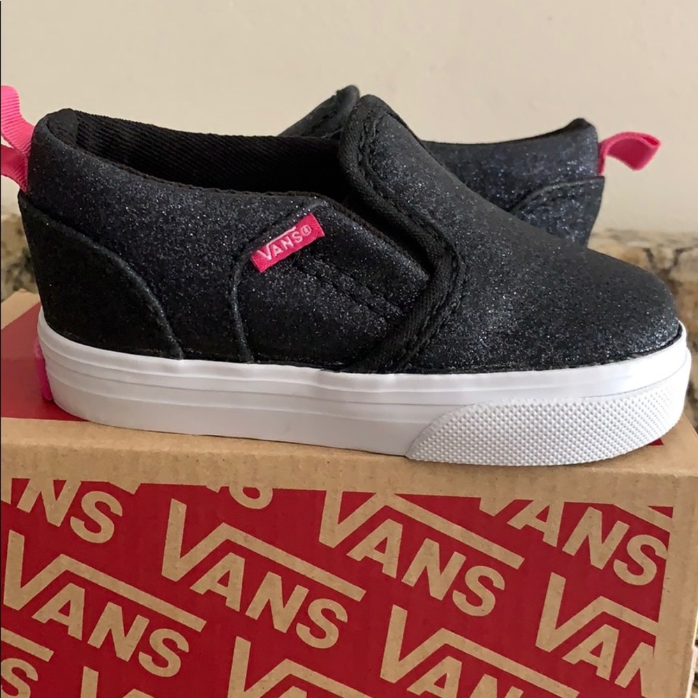 Vans “Glitter” Black/ Magenta